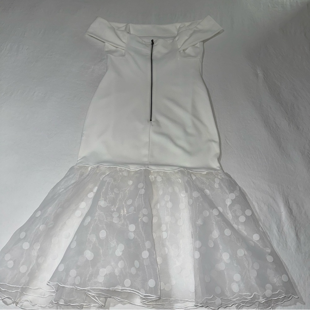 Elegant CQ White Off-Shoulder Dress - Picture 5 of 5